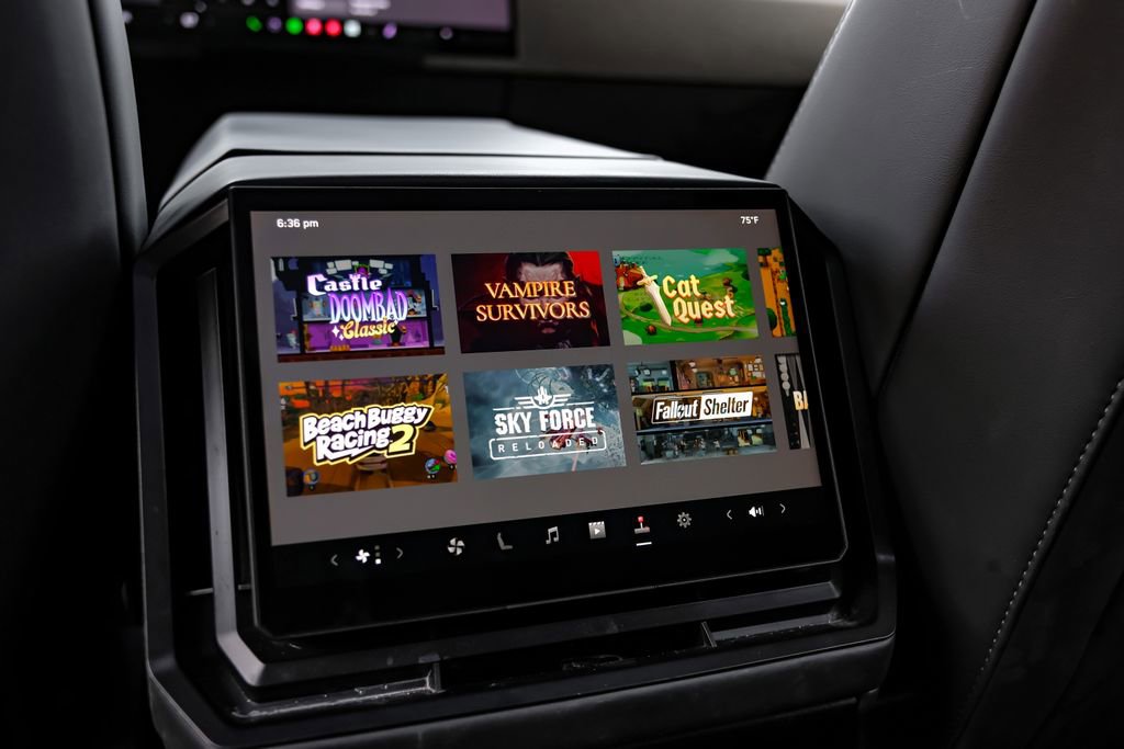 Used 2024 Tesla Cybertruck AWD Crew Cab image 45