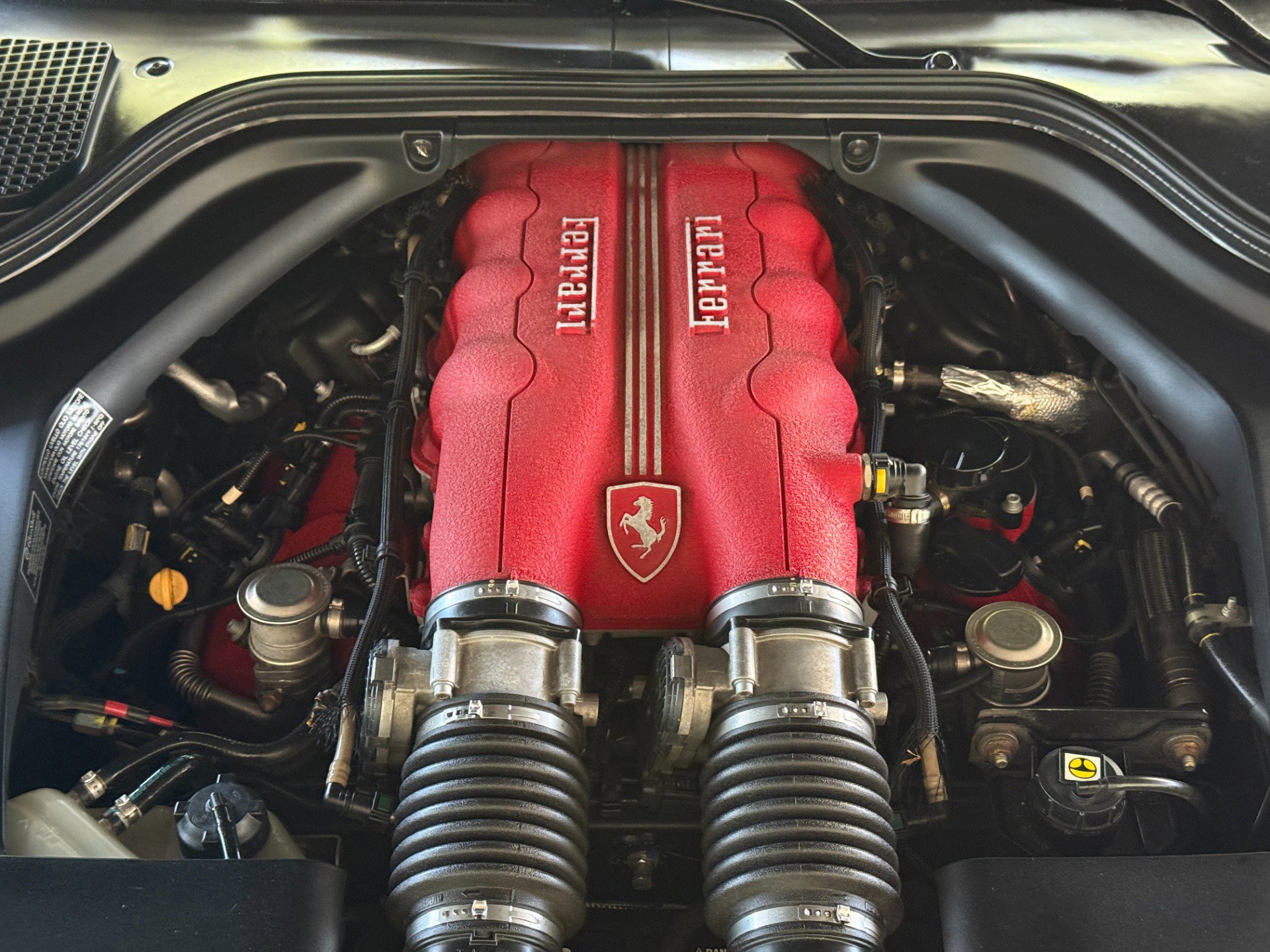 Used 2010 Ferrari California RWD image 43