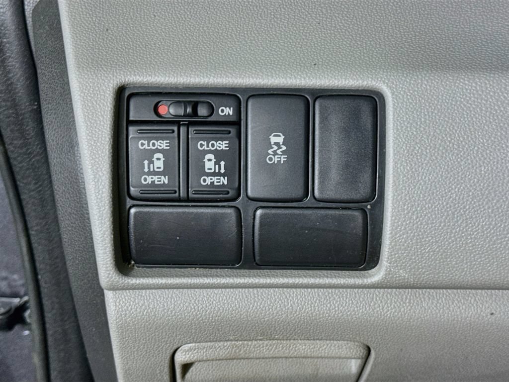 Used 2017 Honda Odyssey SE image 18