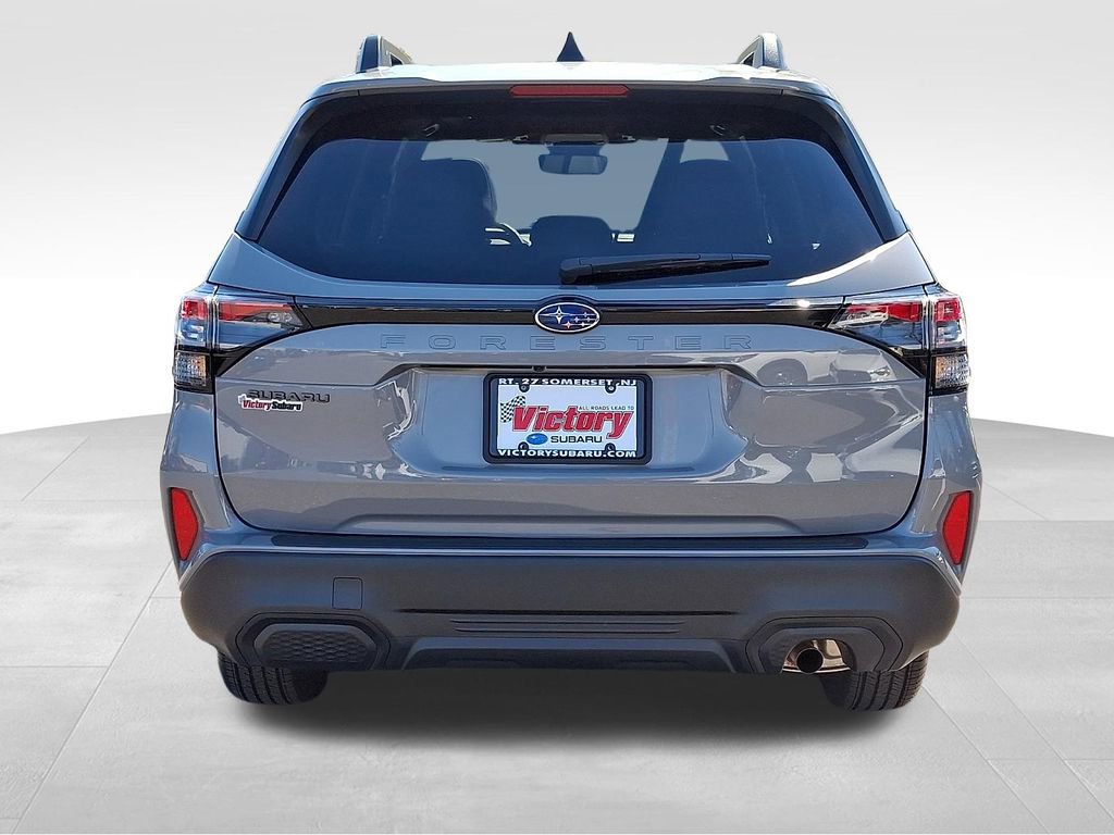 Used 2025 Subaru Forester Premium image 5