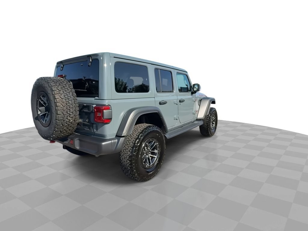 Used 2025 Jeep Wrangler Unlimited Rubicon w/ XTREMEE 35" Tire Package AWD/4WD image 8