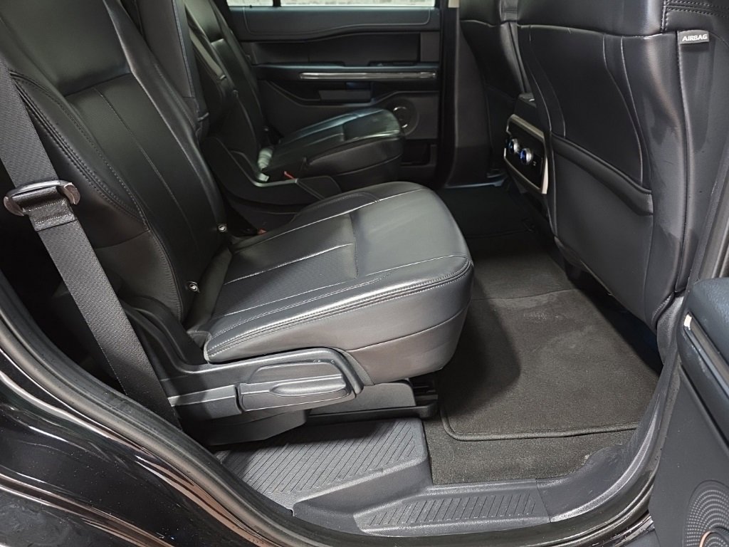 Used 2024 Ford Expedition XLT image 13