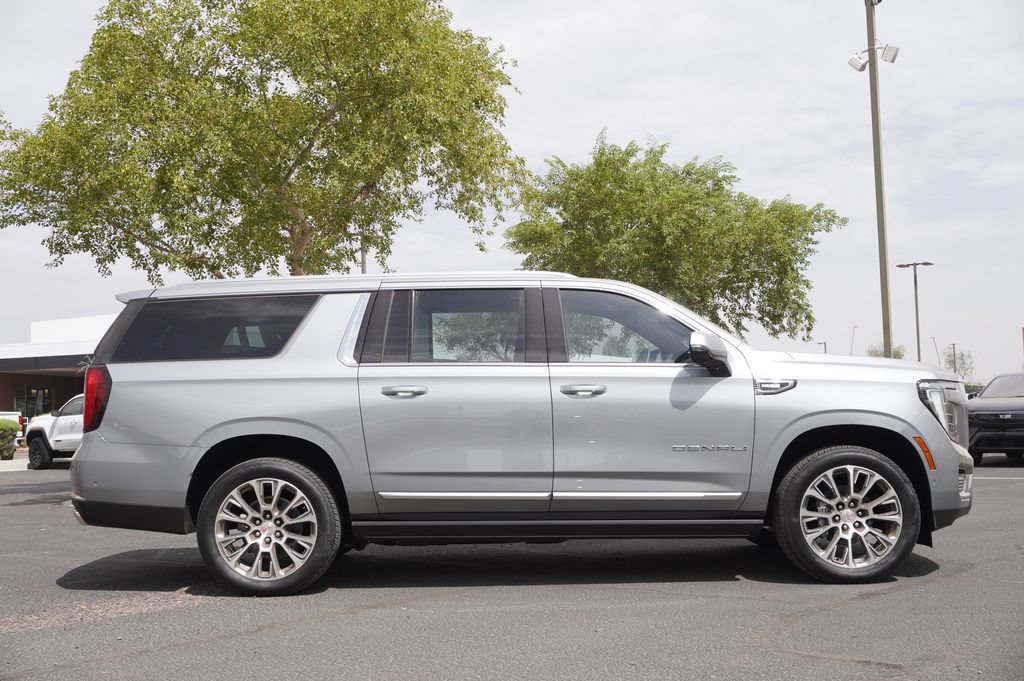 New 2026 GMC Yukon XL Denali w/ Denali Reserve Package AWD/4WD image 2