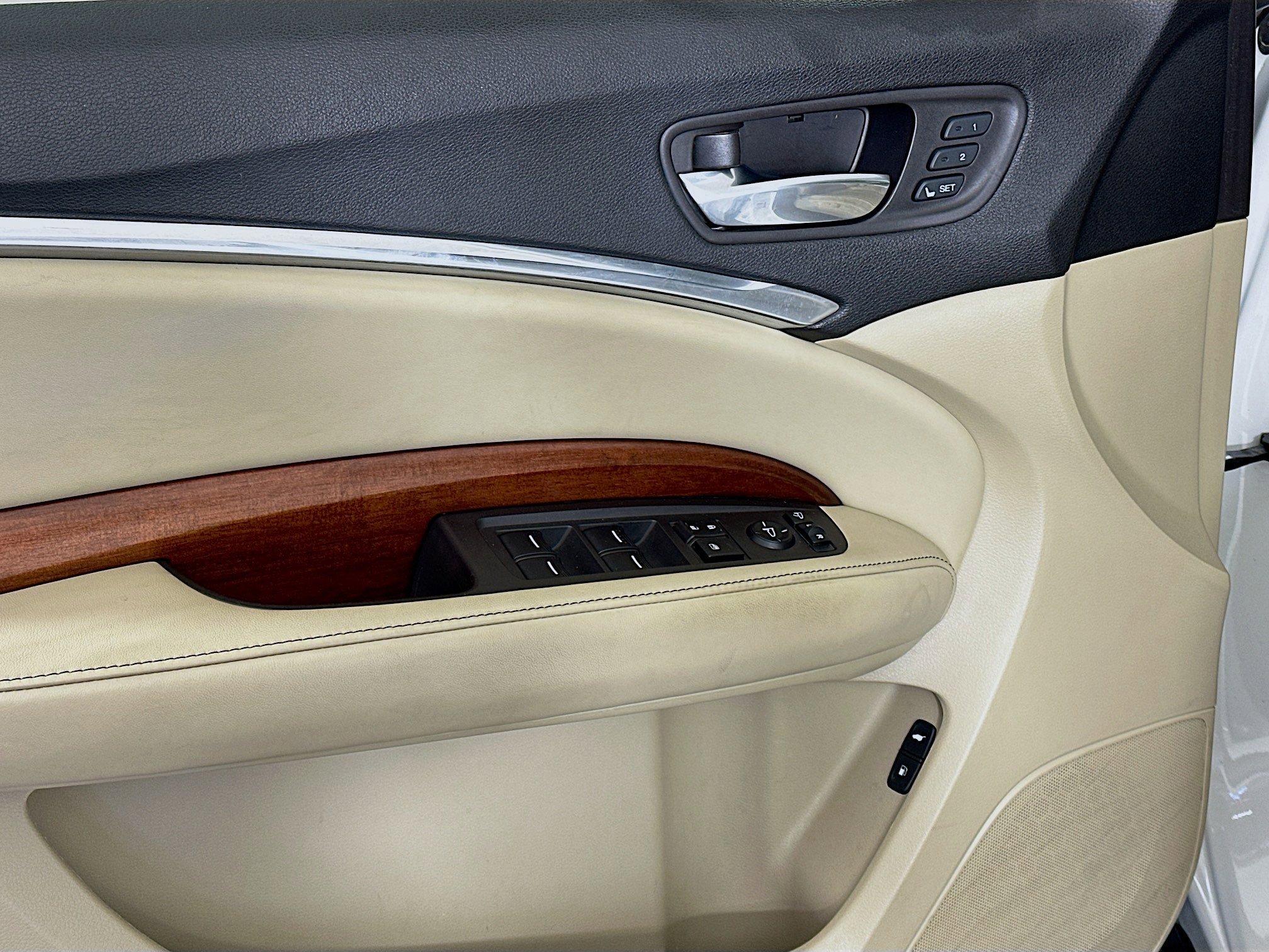 Used 2017 Acura MDX FWD w/ Advance Package image 15