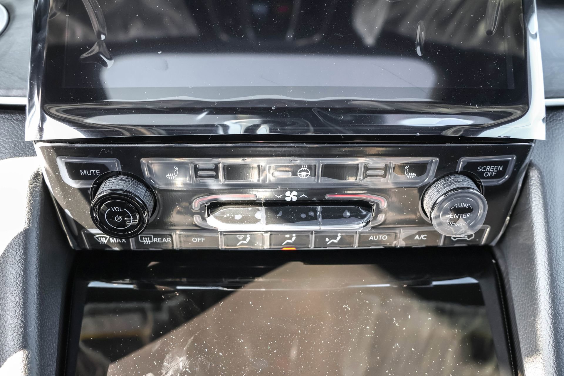 New 2025 Jeep Grand Cherokee Limited w/ Black Appearance Package image 18