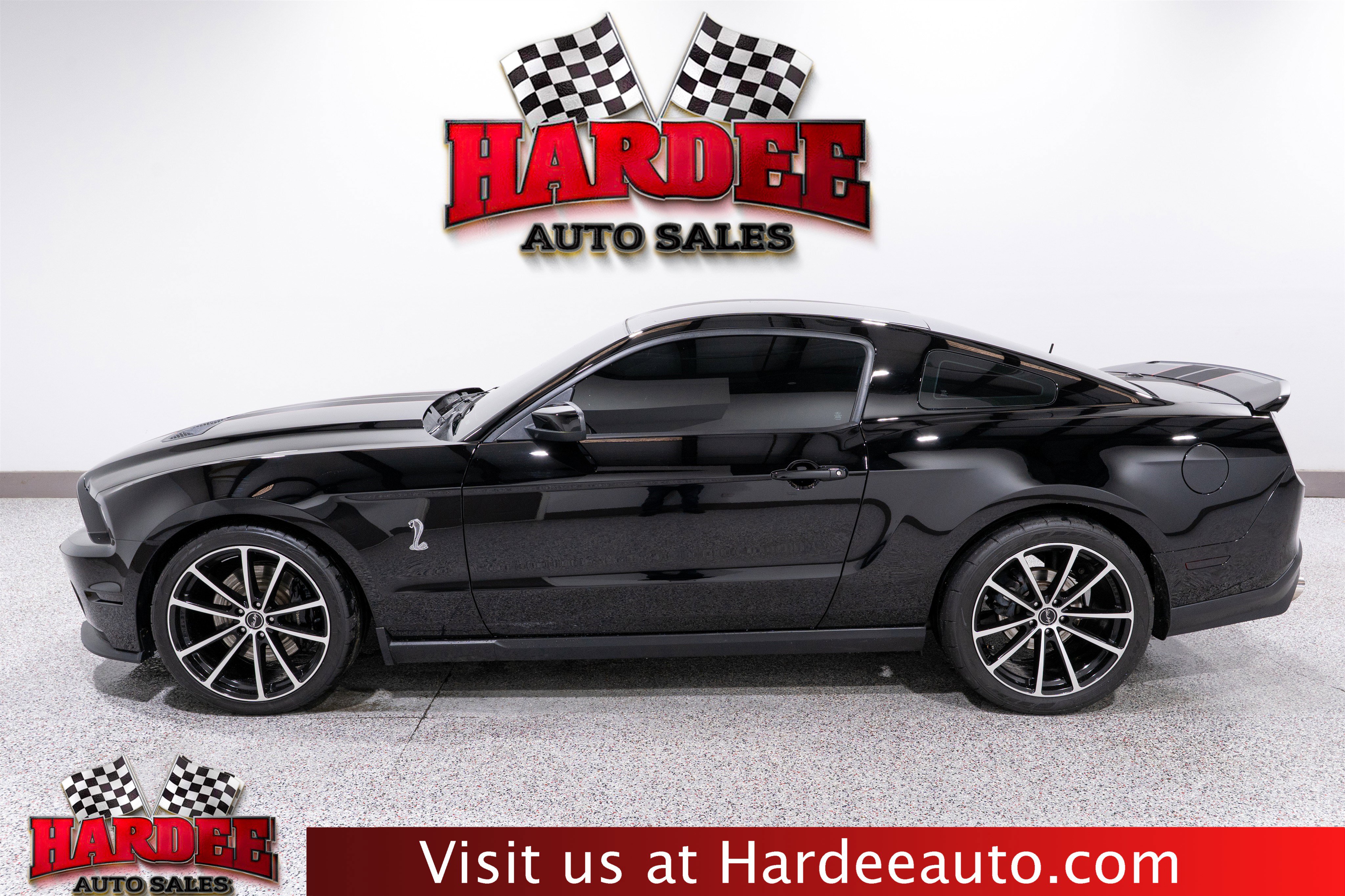 Used 2011 Ford Mustang Shelby GT500 w/ SVT Performance Pkg image 1