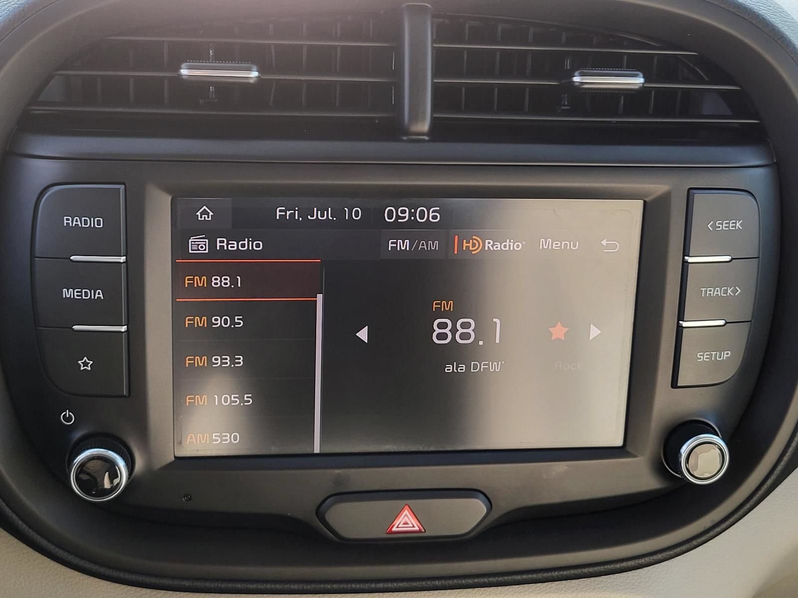 Used 2024 Kia Soul LX w/ Option Group 015 FWD image 21