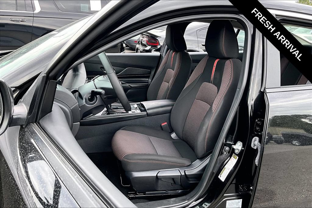 Used 2026 Nissan Sentra SR w/ Floor Mat Package FWD image 21