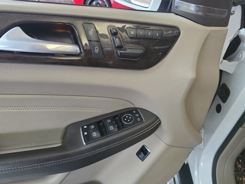 Used 2015 Mercedes-Benz ML 350 2WD w/ Premium 1 Package image 17
