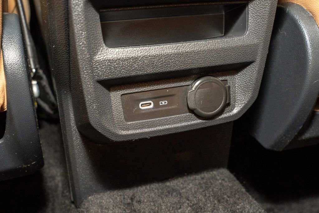 Used 2024 Volkswagen Tiguan SE R-Line image 8