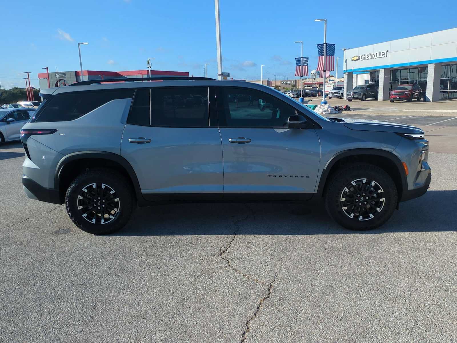 Used 2026 Chevrolet Traverse Z71 w/ Driver Confidence Package AWD/4WD image 9