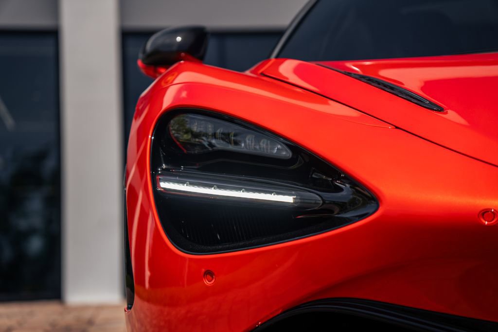 Used 2021 McLaren 720S Performance RWD image 9