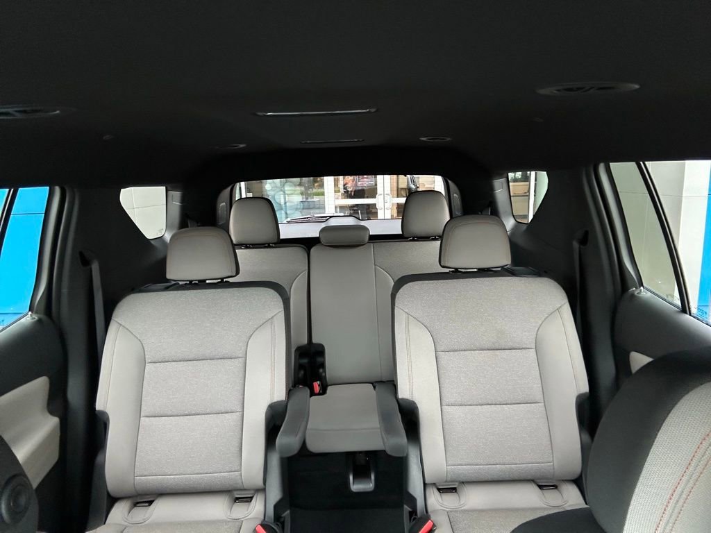 Used 2025 Chevrolet Traverse LT w/ Enhanced Driving Package FWD image 27