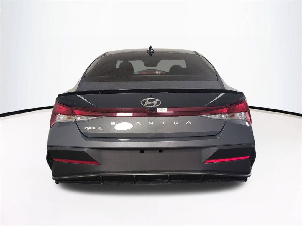 Used 2025 Hyundai Elantra Sport FWD image 6