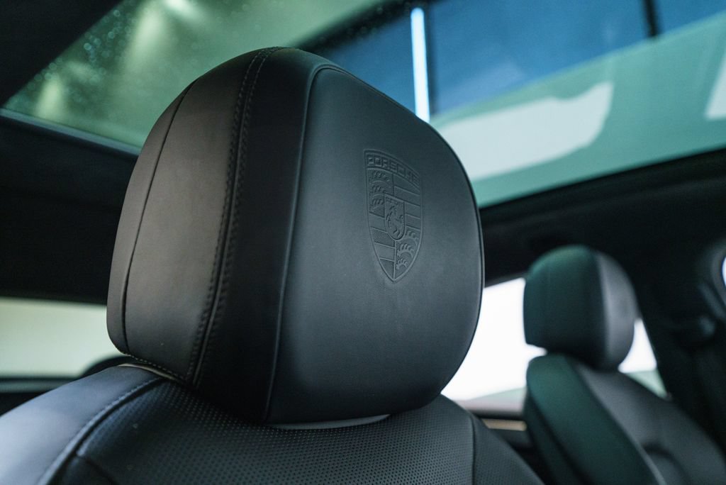 Used 2020 Porsche Cayenne Turbo AWD/4WD image 18