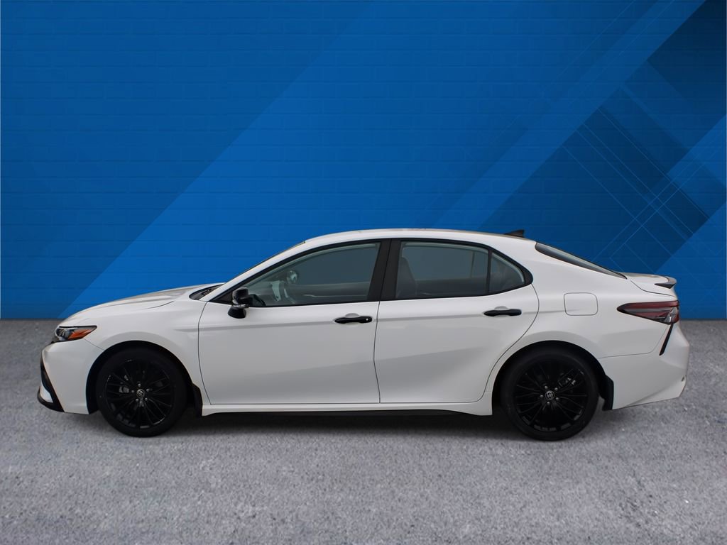 Used 2022 Toyota Camry SE image 6