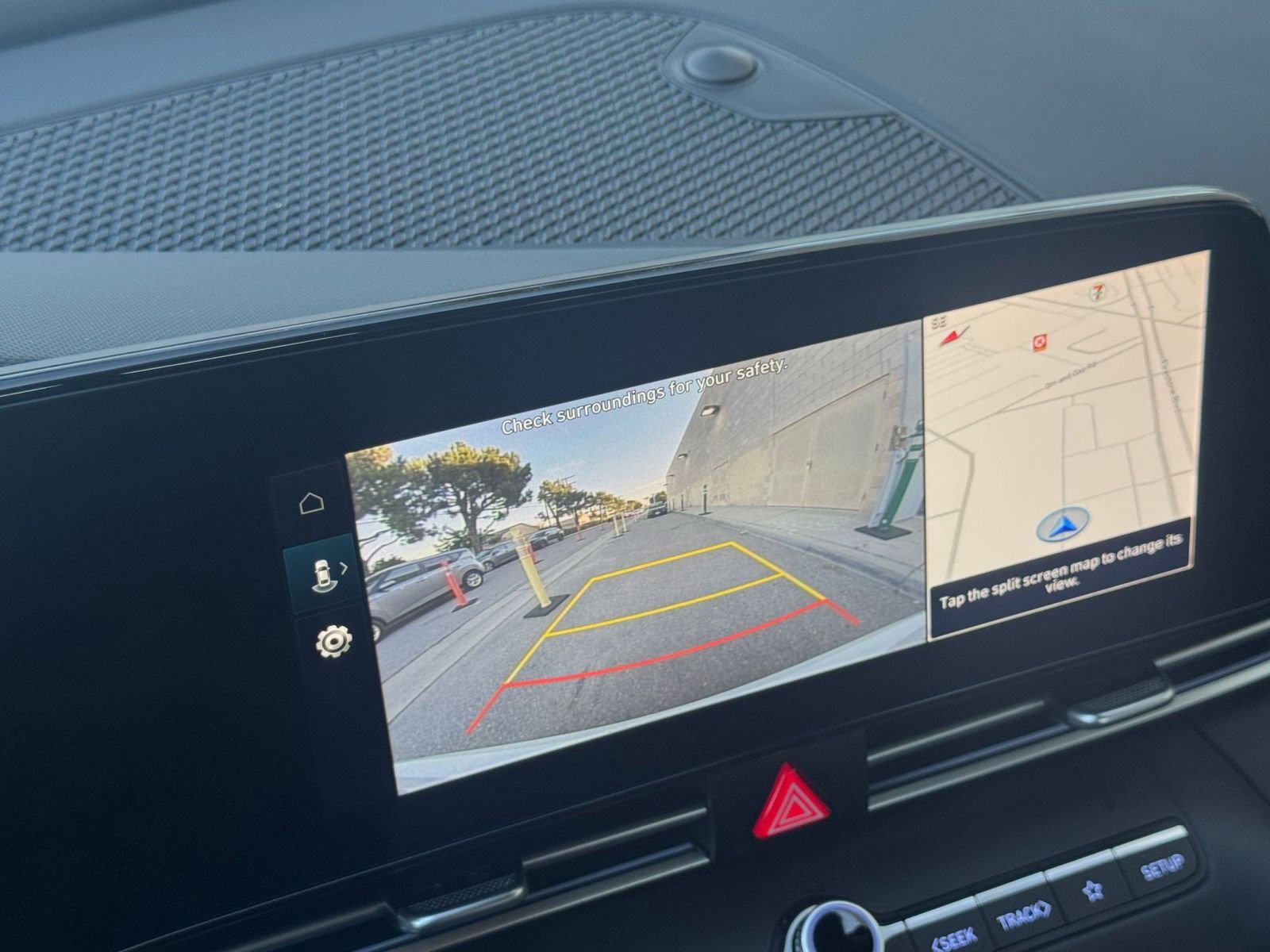 Used 2025 Hyundai Elantra SEL image 17