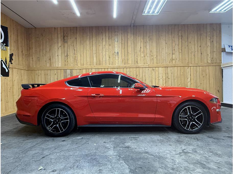Used 2018 Ford Mustang Coupe w/ Equipment Group 101A image 4