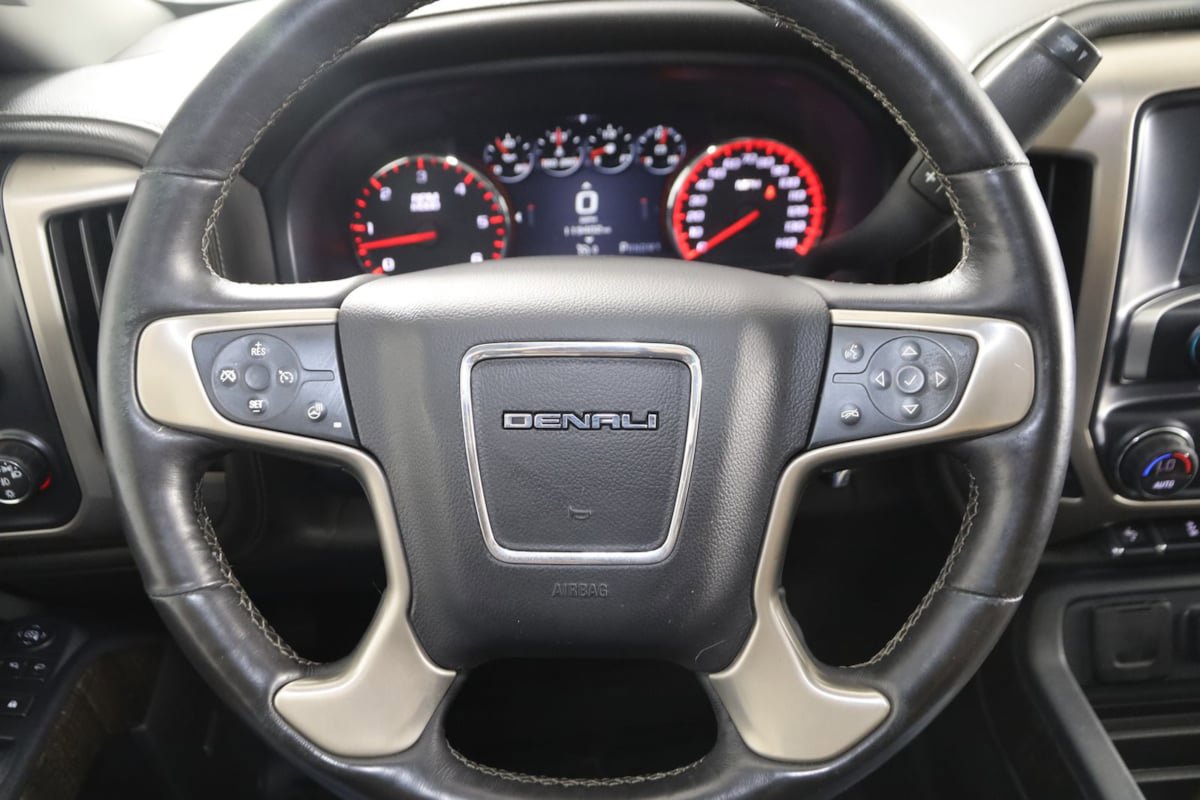 Used 2016 GMC Sierra 2500 Denali w/ Suspension Package, Off-Road AWD/4WD image 34