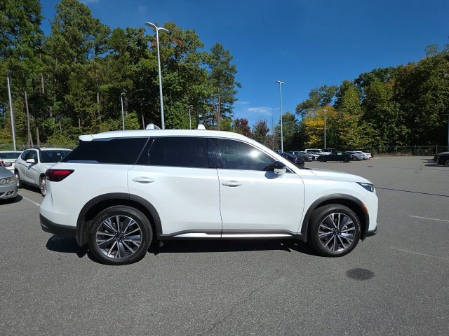 Used 2026 INFINITI QX60 Luxe w/ Family Package AWD/4WD image 7