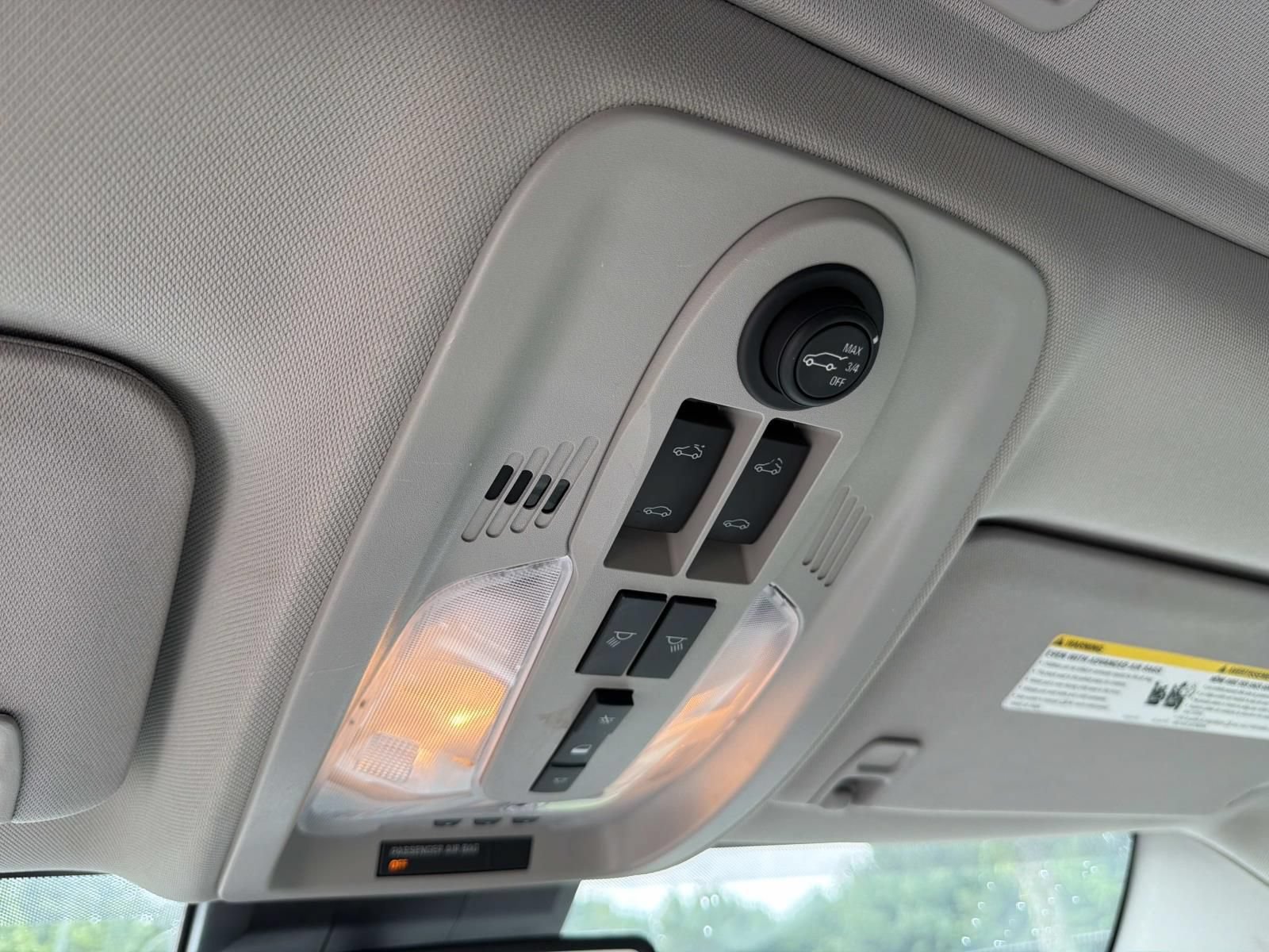 Used 2016 Chevrolet Equinox LTZ w/ Enhanced Convenience Package FWD image 31