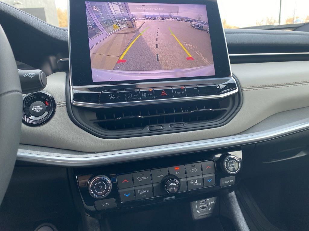 Certified 2025 Jeep Compass Limited image 16