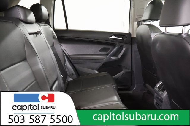 Used 2018 Volkswagen Tiguan SEL AWD/4WD image 29