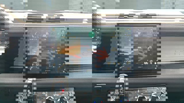 Used 2023 Land Rover Defender 130 X-Dynamic SE image 26