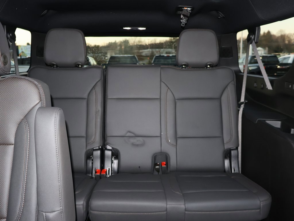 New 2025 Chevrolet Suburban High Country image 30