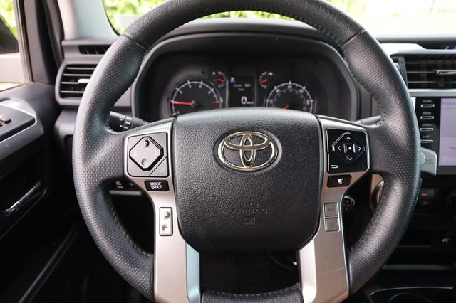Used 2023 Toyota 4Runner SR5 AWD/4WD image 10