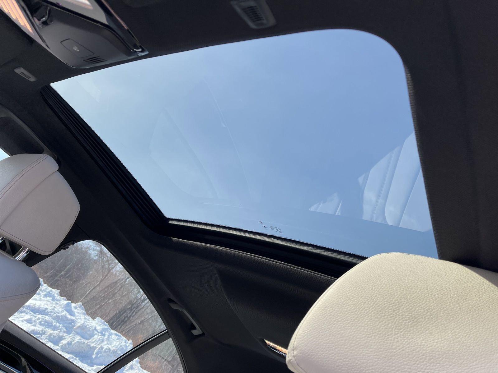 Used 2020 BMW M550i xDrive w/ Premium Package image 39