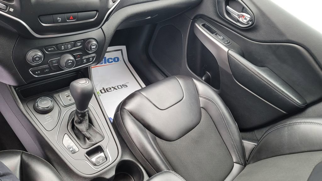 Used 2019 Jeep Cherokee Latitude Plus image 23