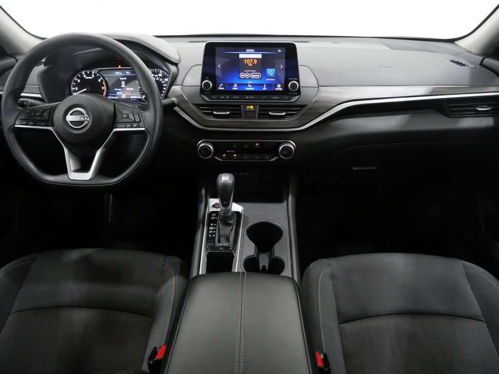 Used 2025 Nissan Altima 2.5 SV FWD image 10
