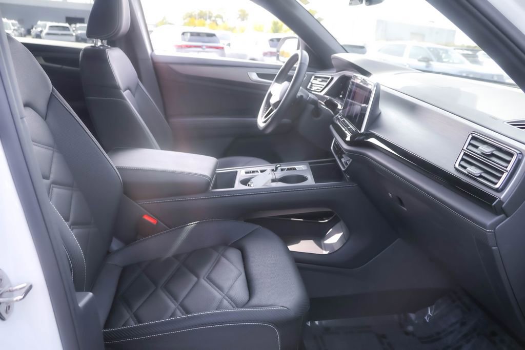 Certified 2025 Volkswagen Atlas Cross Sport SE image 35