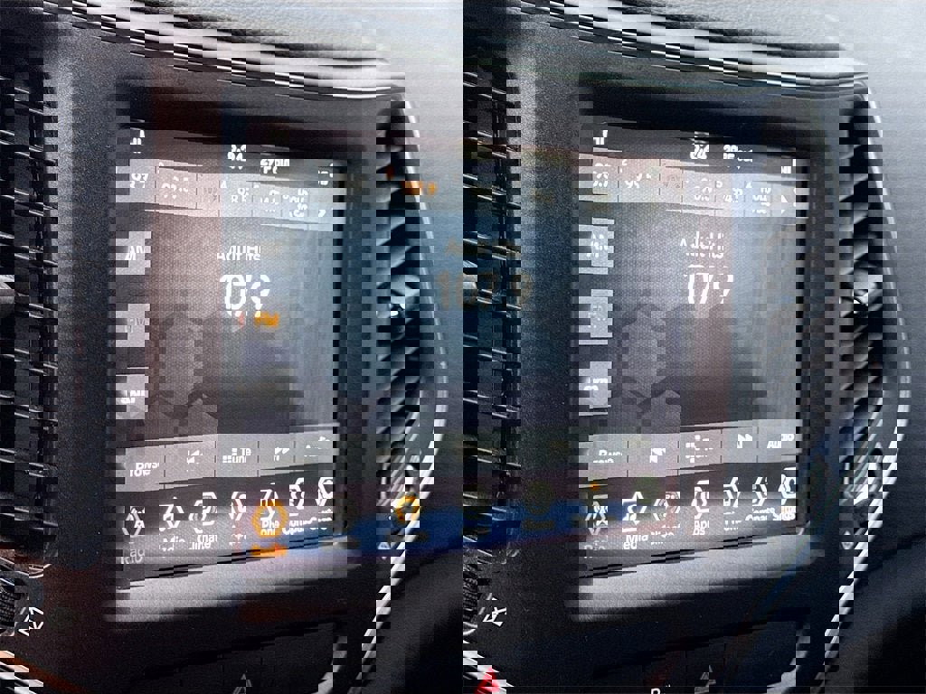 Used 2020 Jeep Cherokee Trailhawk image 4