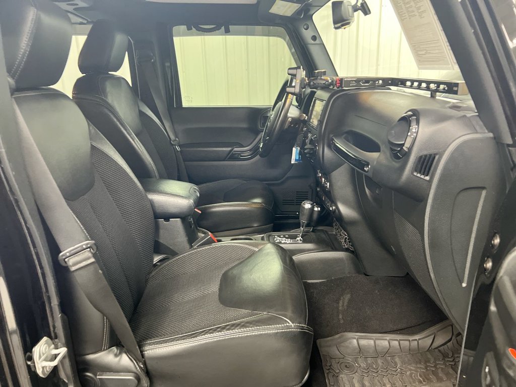 Used 2017 Jeep Wrangler Unlimited Sahara AWD/4WD image 19