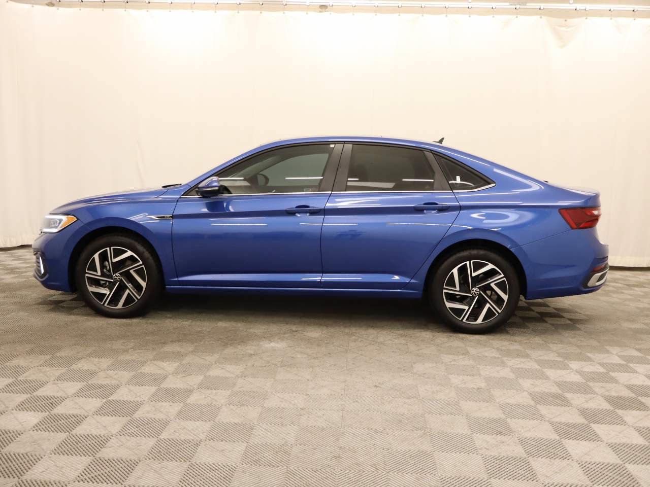 Certified 2024 Volkswagen Jetta SEL FWD image 3