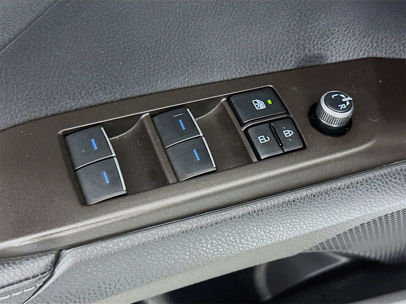 Used 2024 Toyota Camry XSE w/ Navigation Package image 18