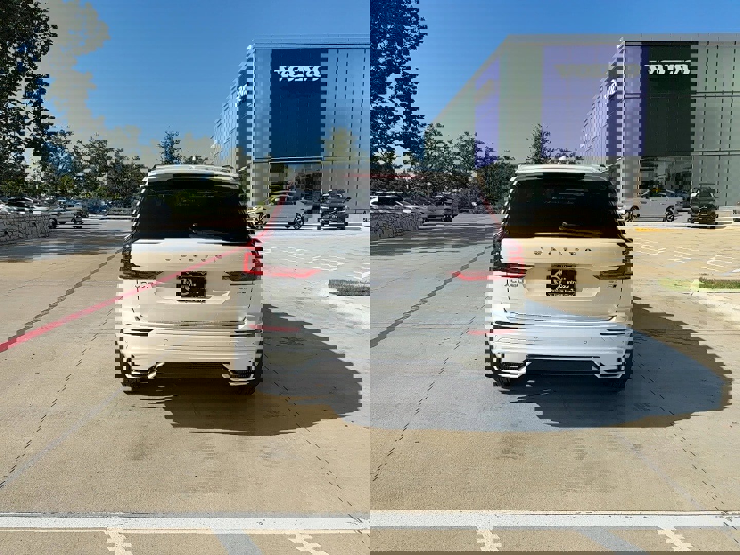 Used 2026 Volvo XC60 B5 Core w/ Protection Package Premier image 5