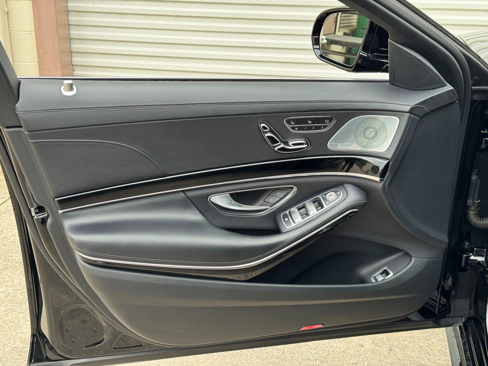 Used 2018 Mercedes-Benz S 560 Sedan w/ AMG Line Exterior image 43
