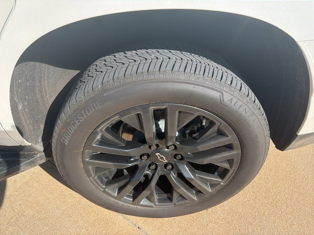 Used 2025 Chevrolet Tahoe Premier AWD/4WD image 14