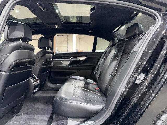 Used 2016 BMW 750i RWD image 58