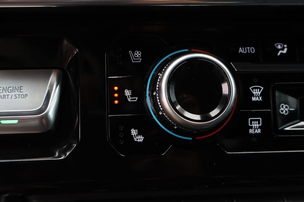 Used 2024 GMC Sierra 2500 Denali w/ Denali Reserve Package image 38