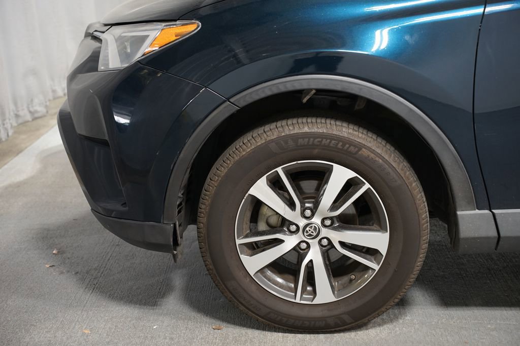 Used 2018 Toyota RAV4 XLE FWD image 5