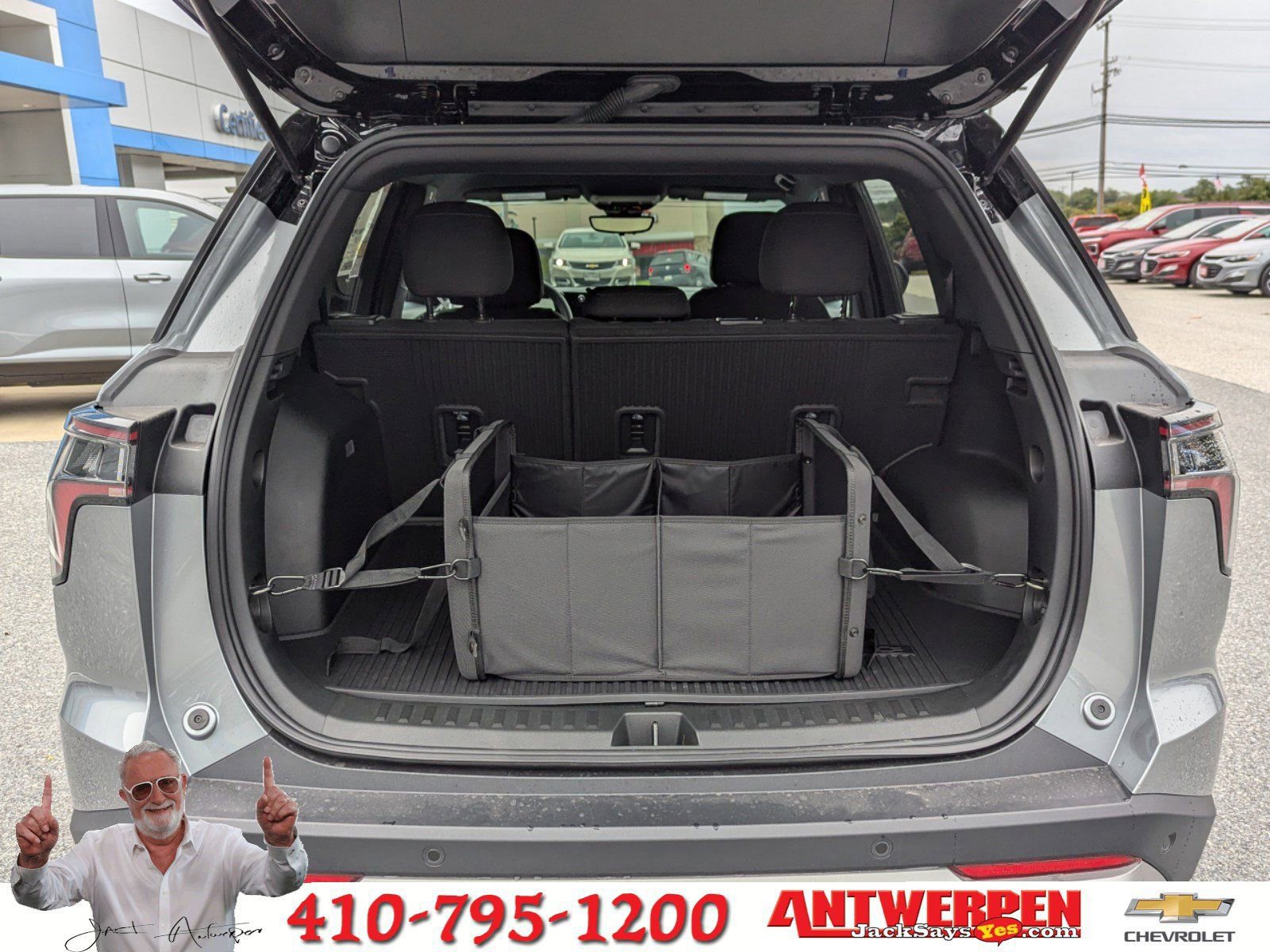 New 2025 Chevrolet Equinox LT w/ Safety and Technology Package image 11