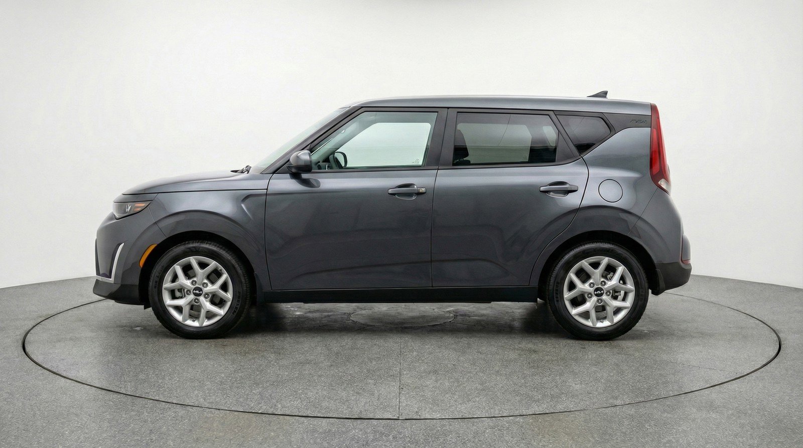 Used 2025 Kia Soul LX w/ LX Technology Package image 5
