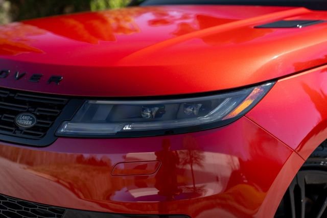 Used 2024 Land Rover Range Rover Sport SE image 4