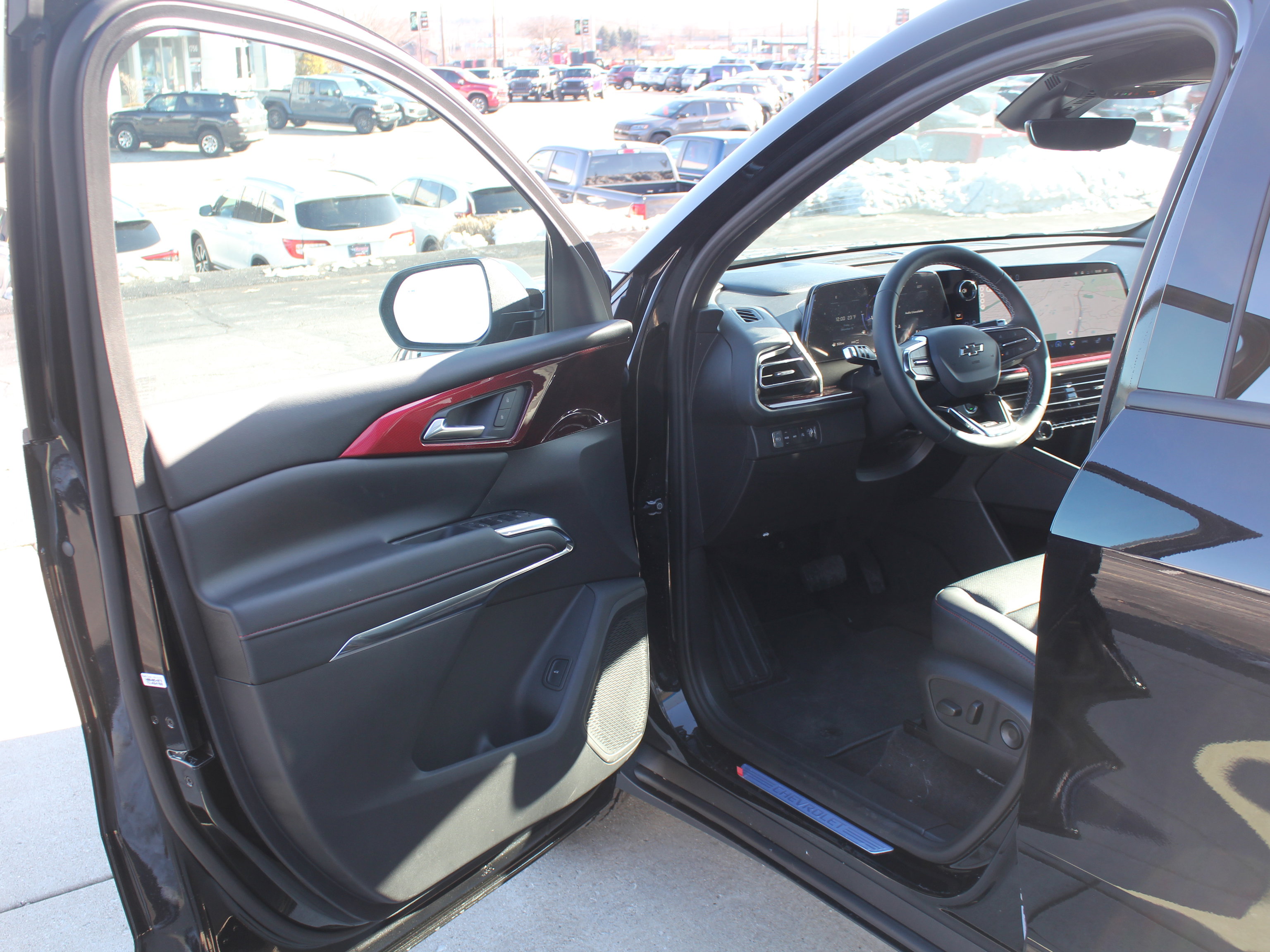 New 2026 Chevrolet Traverse Z71 w/ Driver Confidence Package image 8