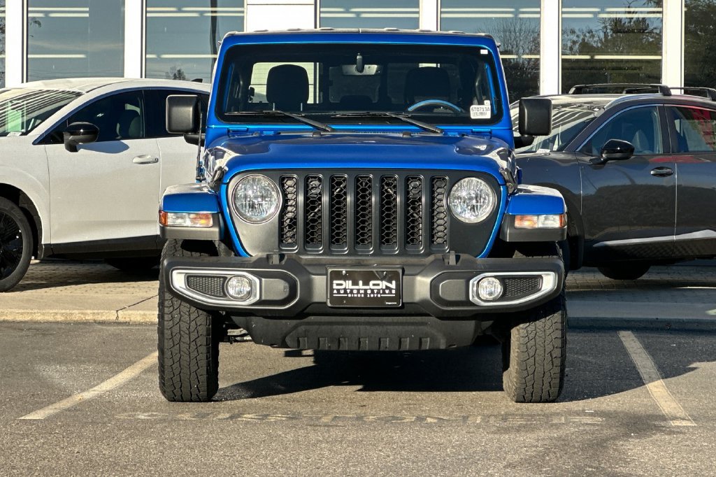 Used 2023 Jeep Gladiator Sport AWD/4WD image 3