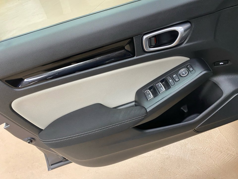 Certified 2023 Honda Civic EX image 32